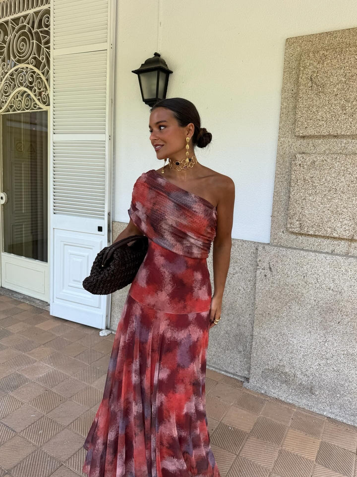 Vestido largo de hombros descubiertos con estampado de acuarela