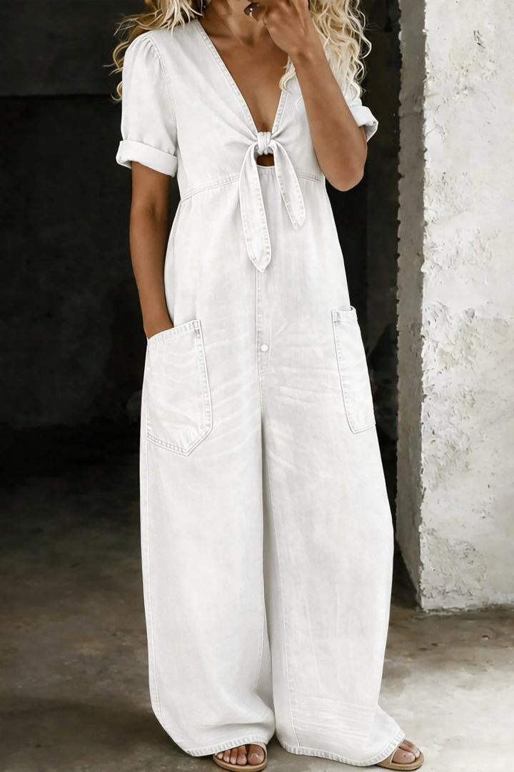 Luis & Pilar | Mono denim con escote en V