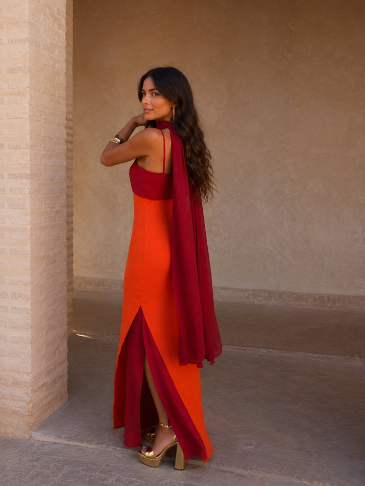 Vestido largo drapeado bicolor
