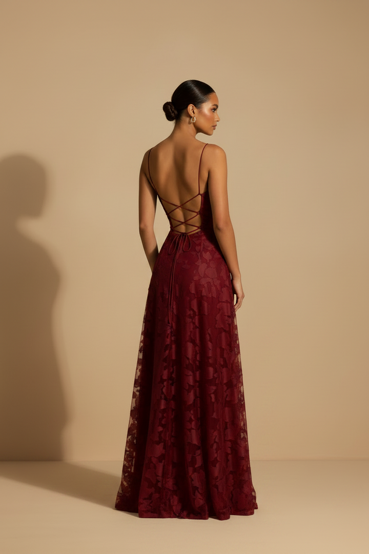 Francesca – Vestido Largo Encaje Ajuste Elegante Burdeos