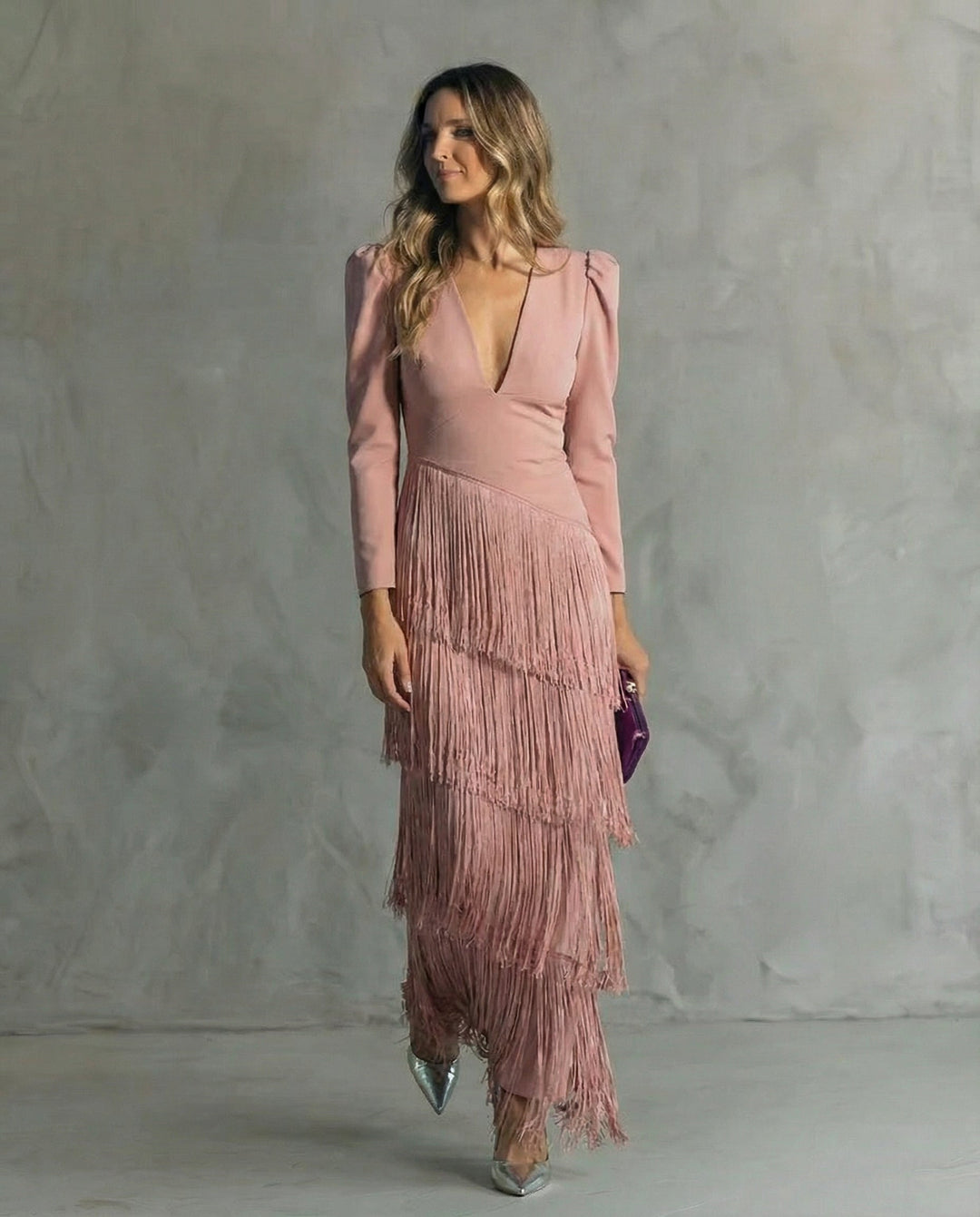Clara · Vestido elegante con mangas de flecos